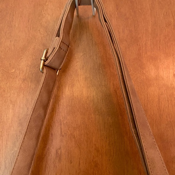 Neutral suede-like crossbody bag, like new! - Picture 5 of 9